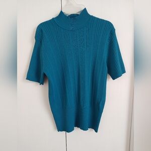 Women's Short Sleeve Top - Size Large